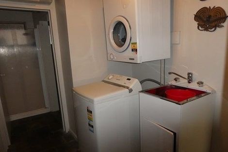 Photo of property in 6 Mckibbin Place, Arrowtown, 9302