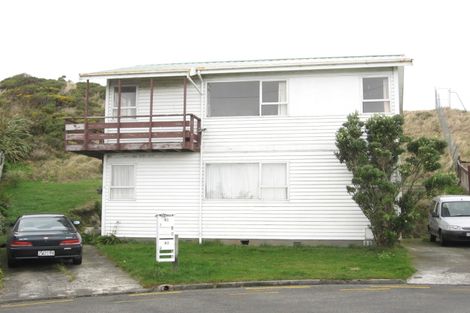 Photo of property in 1/43 Edgecombe Street, Newlands, Wellington, 6037