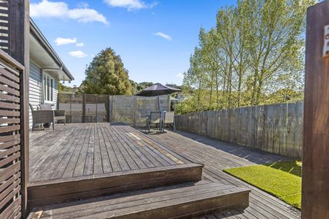 Photo of property in 73a Awaroa Road, Helensville, 0800