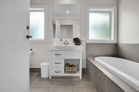 Photo of property in 167 Henwood Road, Paraite, New Plymouth, 4372