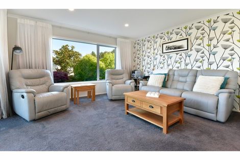 Photo of property in 69 Hillcrest Road, Hatfields Beach, Orewa, 0931