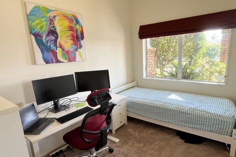 Photo of property in 8 Ballini Rise, West Harbour, Auckland, 0618