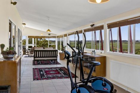 Photo of property in 38 Douglas Street, Hawera, 4610