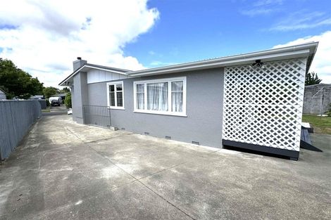 Photo of property in 4 Mokau Place, Terrace End, Palmerston North, 4410