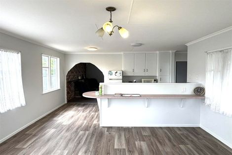 Photo of property in 4 Mokau Place, Terrace End, Palmerston North, 4410