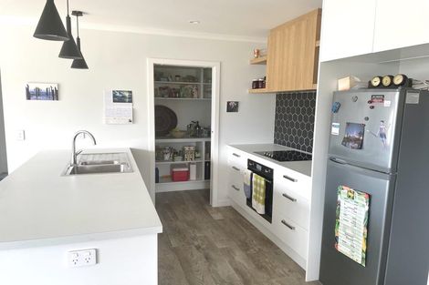 Photo of property in 4 Mcdonald Place, Collingwood, 7073