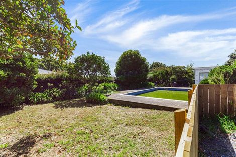 Photo of property in 107 Te Atatu Road, Te Atatu South, Auckland, 0610