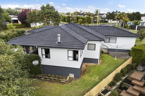 Photo of property in 17 Pitoitoi Avenue, Greenhithe, Auckland, 0632