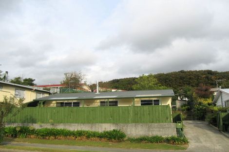 Photo of property in 5 Oaklands Grove, Clouston Park, Upper Hutt, 5018