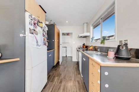 Photo of property in 6b Lisa Rise, Half Moon Bay, Auckland, 2012