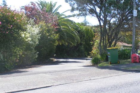 Photo of property in 70 Ravenwood Drive, Forrest Hill, Auckland, 0620