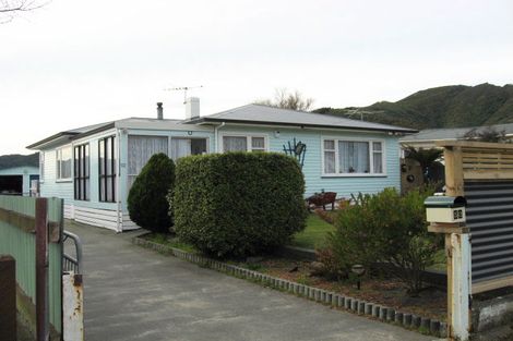Photo of property in 52 Russell Road, Wainuiomata, Lower Hutt, 5014