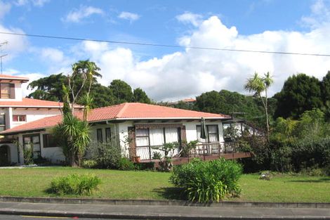 Photo of property in 1/918 Beach Road, Waiake, Auckland, 0630