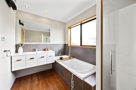 Photo of property in 4 Sunbeam Place, Halswell, Christchurch, 8025