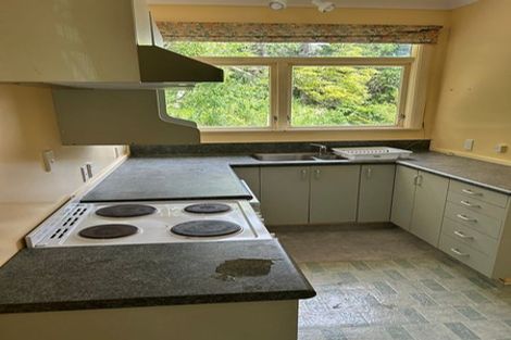 Photo of property in 16 Woodvale Grove, Fairfield, Lower Hutt, 5011