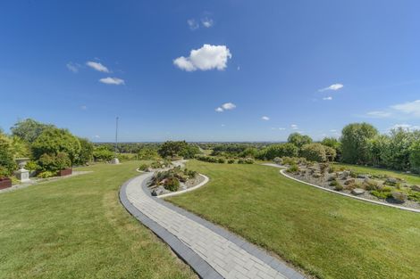 Photo of property in 27 The Strand, Fitzherbert, Palmerston North, 4410