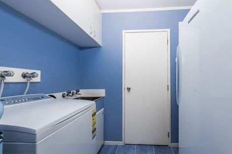 Photo of property in 62 West Harbour Drive, West Harbour, Auckland, 0618