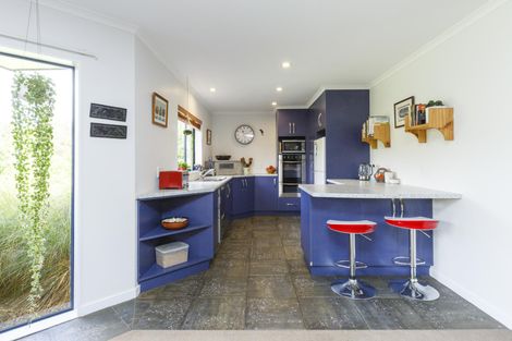 Photo of property in 57 Waicola Drive, Fitzherbert, Palmerston North, 4471