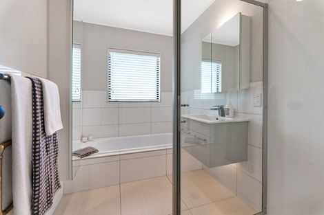 Photo of property in 2/2 Patons Road, Howick, Auckland, 2014