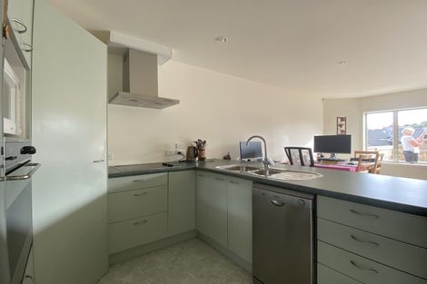 Photo of property in 4/14 Fields Parade, Oteha, Auckland, 0632