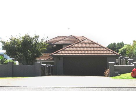 Photo of property in 1/19 Eastcliffe Road, Castor Bay, Auckland, 0620