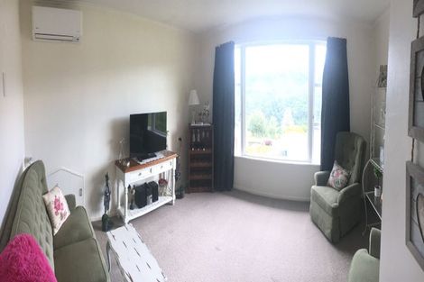 Photo of property in 72 Warwick Street, Wilton, Wellington, 6012