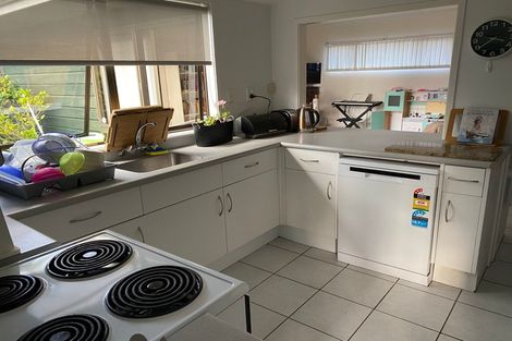 Photo of property in 17 Jillteresa Crescent, Half Moon Bay, Auckland, 2012