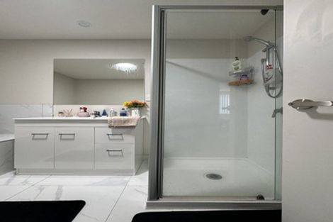 Photo of property in 16b Hollowout Street, Takanini, 2112