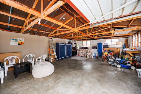 Photo of property in 5 Cargill Grove, Kelvin Grove, Palmerston North, 4414