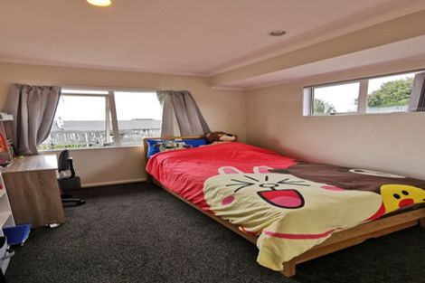 Photo of property in 1/61 Glenmore Road, Sunnyhills, Auckland, 2010