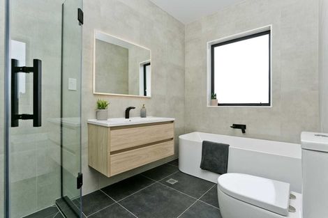 Photo of property in 18 Surf View Crescent, Red Beach, 0932