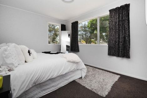 Photo of property in 404 Roscommon Road, Clendon Park, Auckland, 2103