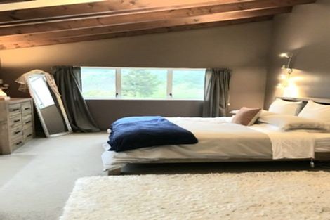 Photo of property in 498 Stokes Valley Road, Stokes Valley, Lower Hutt, 5019