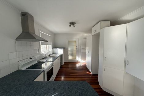 Photo of property in 5 Trelawn Place, Cockle Bay, Auckland, 2014