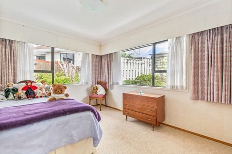 Photo of property in 10 Cyclades Place, Shelly Park, Auckland, 2014