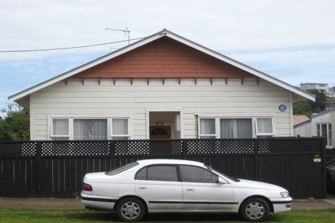 Photo of property in 68 Pioneer Road, Moturoa, New Plymouth, 4310