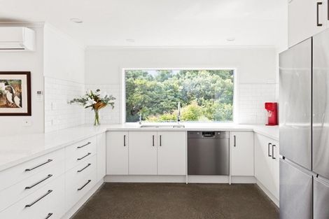 Photo of property in 4 Tauroa Valley, Havelock North, 4130