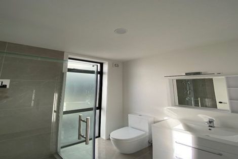 Photo of property in 40b Reeves Road, Pakuranga, Auckland, 2010