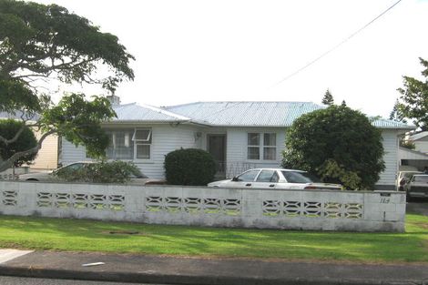 Photo of property in 114 Wharf Road, Te Atatu Peninsula, Auckland, 0610