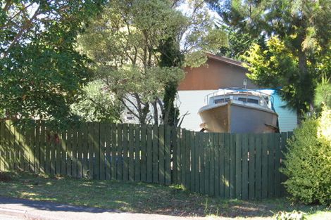 Photo of property in 28 St Catherine Crescent, West Harbour, Auckland, 0618