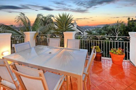 Photo of property in 2/13 Castor Bay Road, Castor Bay, Auckland, 0620