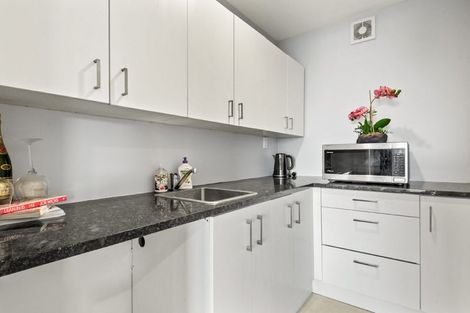 Photo of property in 76 Travis View Drive, Fairview Heights, Auckland, 0632