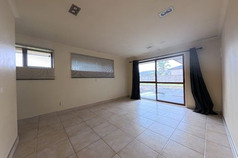 Photo of property in 593 Great South Road, Rosehill, Papakura, 2113