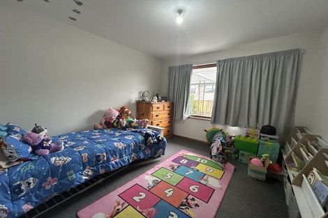 Photo of property in 35 Eglinton Street, Avondale, Christchurch, 8061