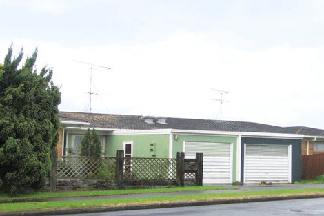 Photo of property in 2/1 Prince Regent Drive, Half Moon Bay, Auckland, 2012