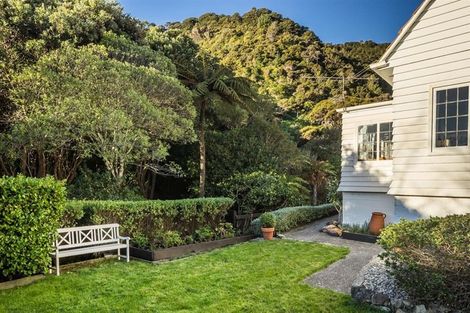Photo of property in 29 Rona Street, Eastbourne, Lower Hutt, 5013