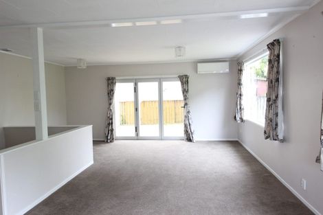 Photo of property in 17 Cunliffe Place, Glenfield, Auckland, 0629