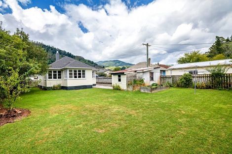 Photo of property in 124 Tipahi Street, Nelson South, Nelson, 7010