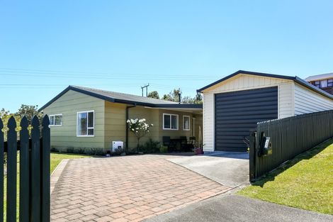 Photo of property in 11 Puketotara Street, Highlands Park, New Plymouth, 4312