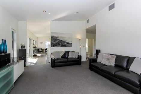 Photo of property in 3 Dolphin Parade, Bell Block, New Plymouth, 4312